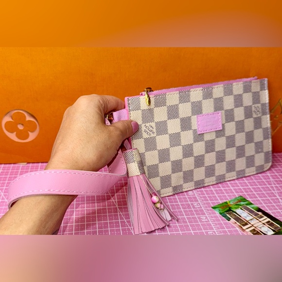 💗 Damier Azure Pink Pochette Leather Wristlet Pouch bag - Picture 6 of 15